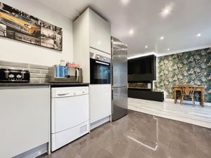Kitchen- click for photo gallery